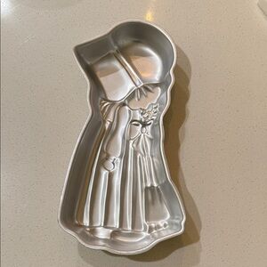 American Greetings Silver Holly Hobbie Cake Pan